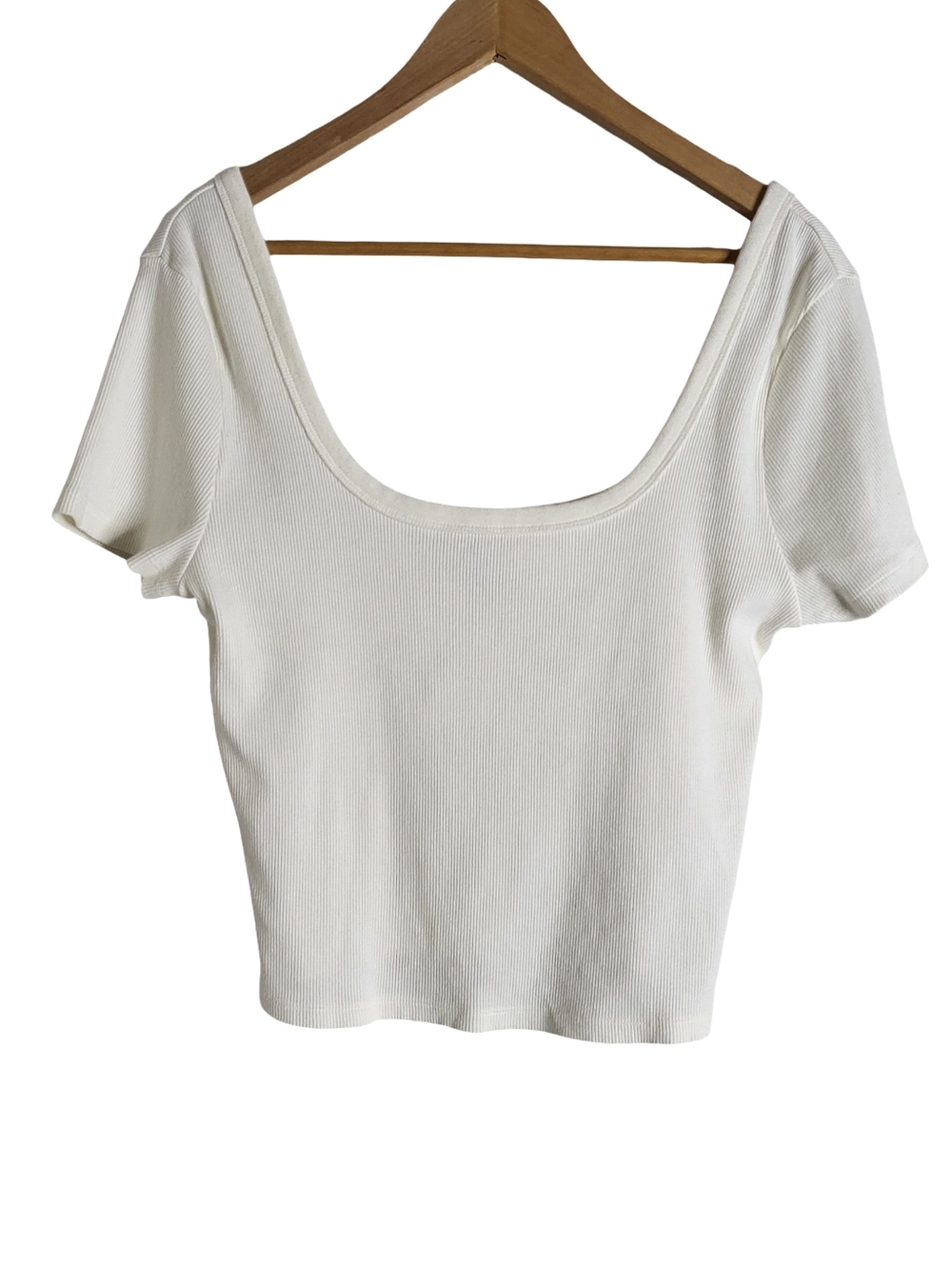 Women’s Scoop Neck Short Sleeve Crop Top - White